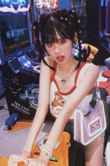僵尸脱衣舞娘